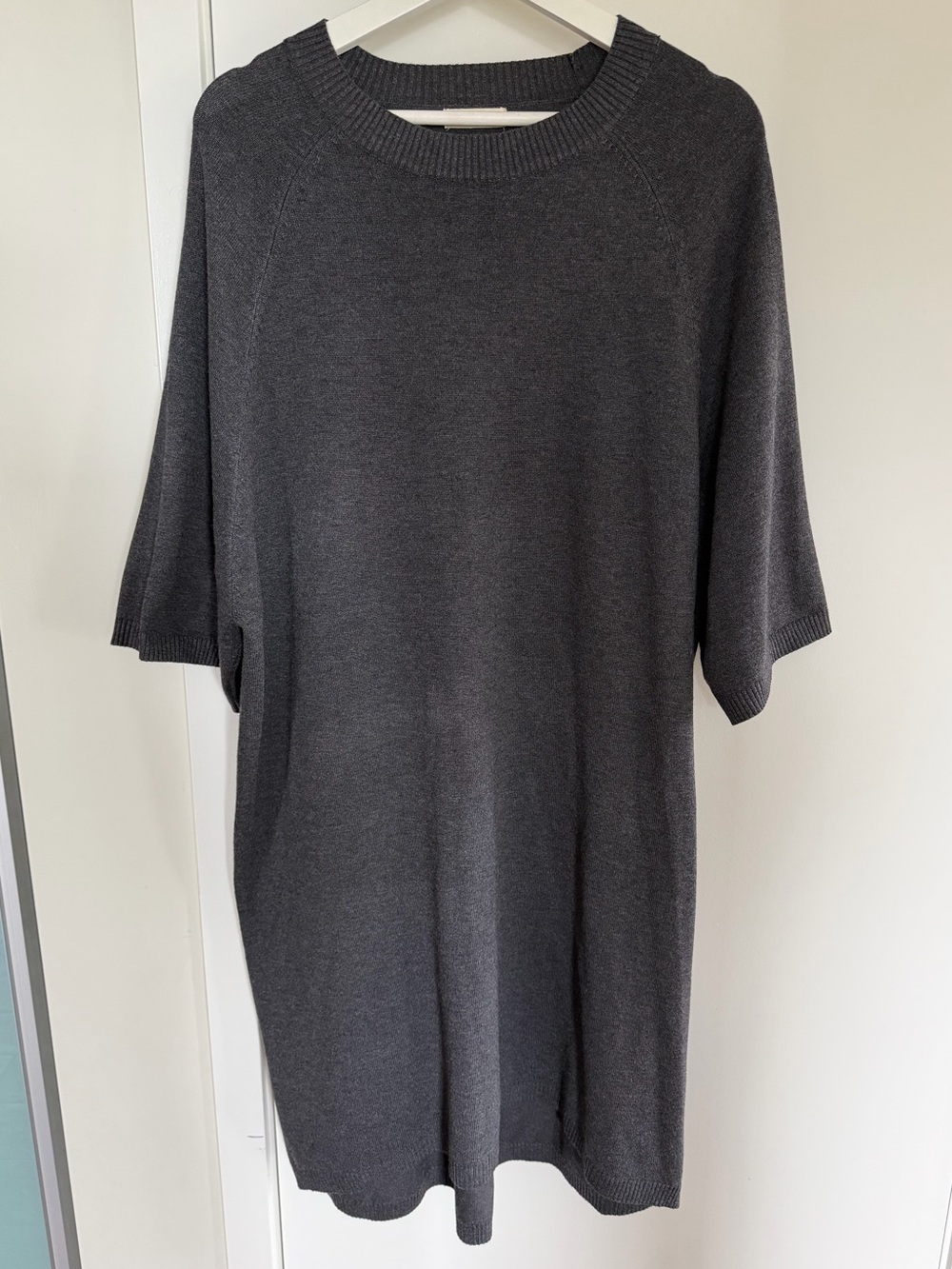Movesgood | OVERSIZED KNIT DRESS